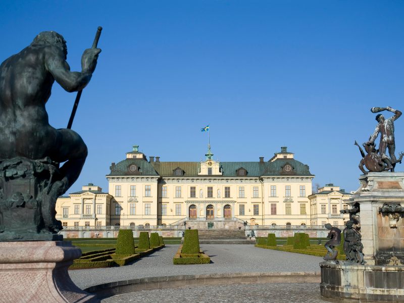 Blick auf das majestätische Schloss Drottningholm